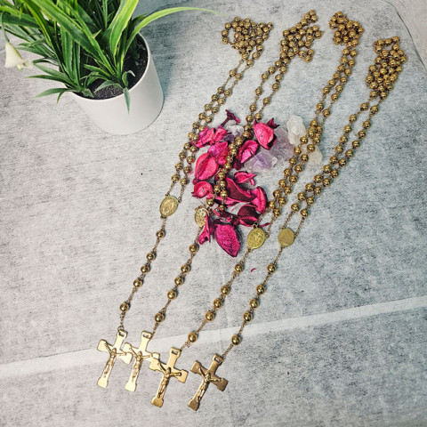 Rosarios bautizados y magnetizados